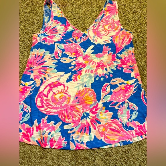 Lilly Pulitzer V tank top - Picture 1 of 3